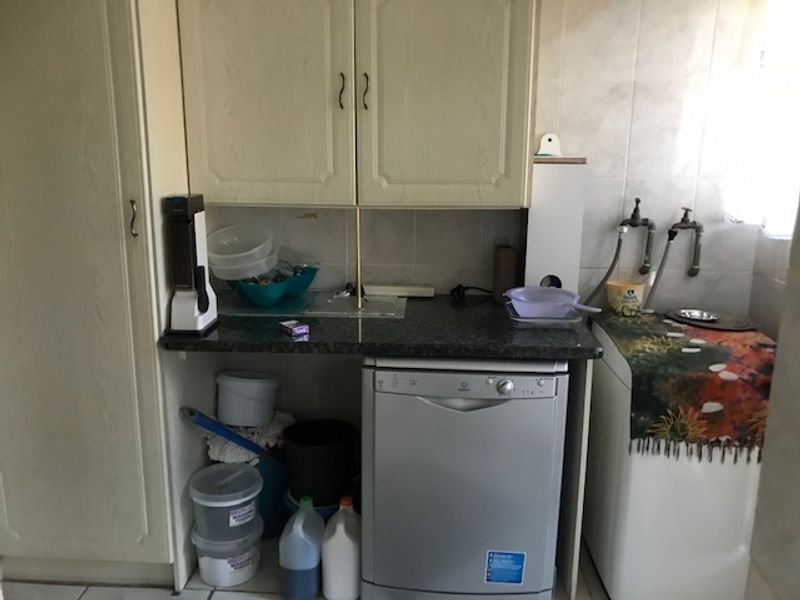 Charming 4-Bedroom Family Home with Space to Grow & Entertain!Welcome to your new home, wh Sasolburg - Photo 6