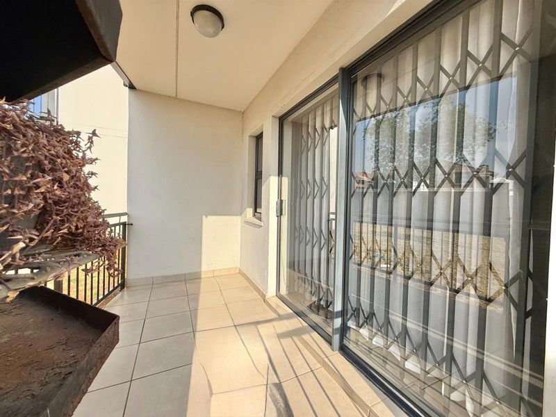 Effortless Elegance in Elarduspark - Photo 6