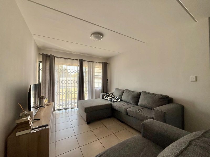 Effortless Elegance in Elarduspark - Photo 4