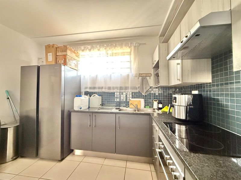 Effortless Elegance in Elarduspark - Photo 3