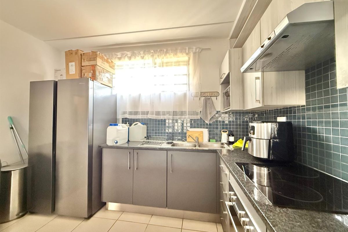 Effortless Elegance in Elarduspark - Photo 3