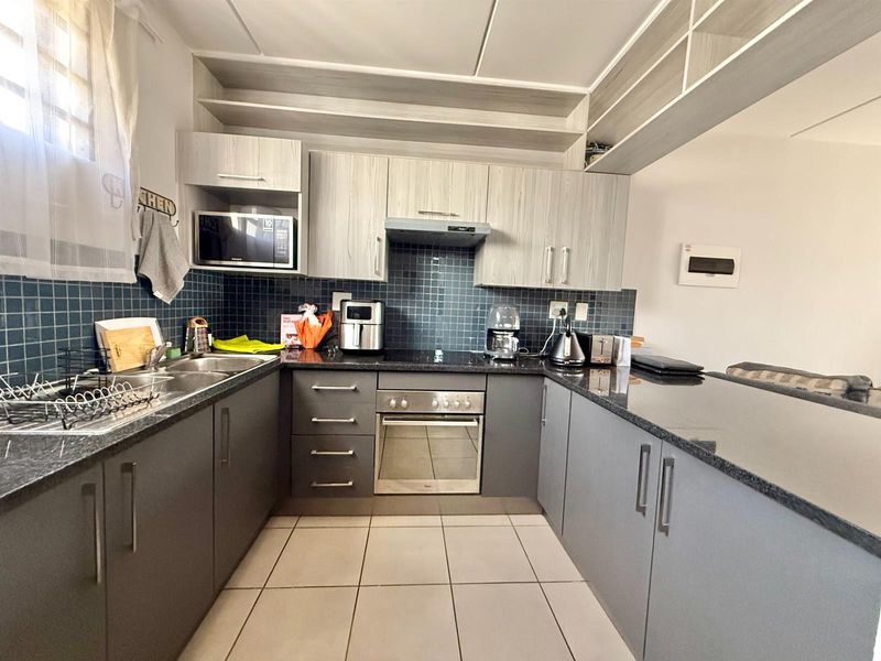 Effortless Elegance in Elarduspark - Photo 2