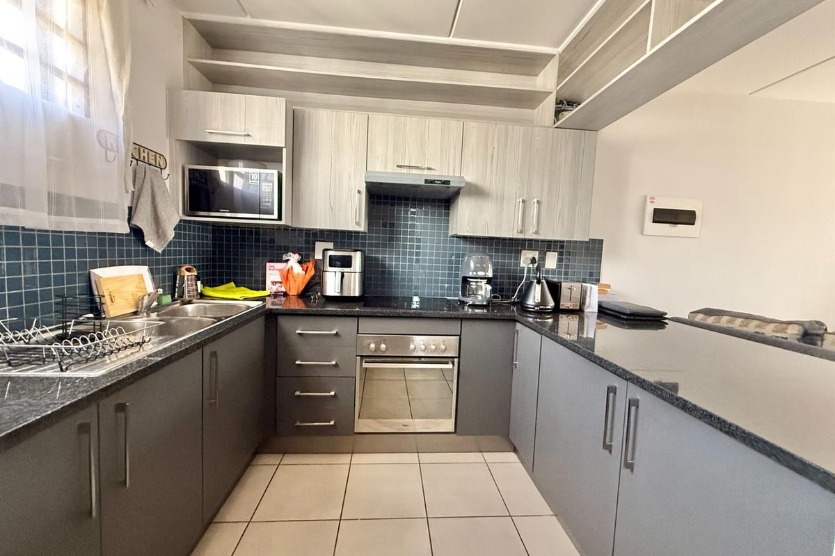 Effortless Elegance in Elarduspark - Photo 2