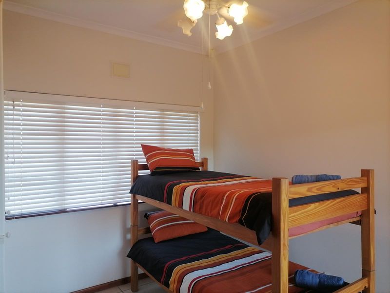 Townhouse To Rent in Ramsgate, Margate, KwaZulu Natal - Photo 6