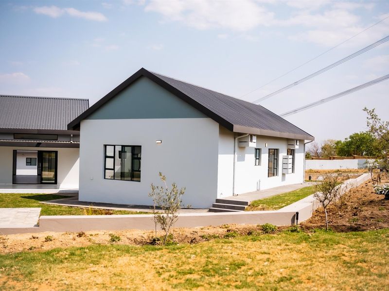 House For Sale in Blue Hills Equestrian Estate - Photo 7