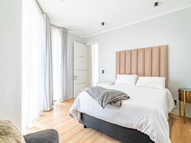 Apartment For Sale in Waterfall, Midrand - Photo 10