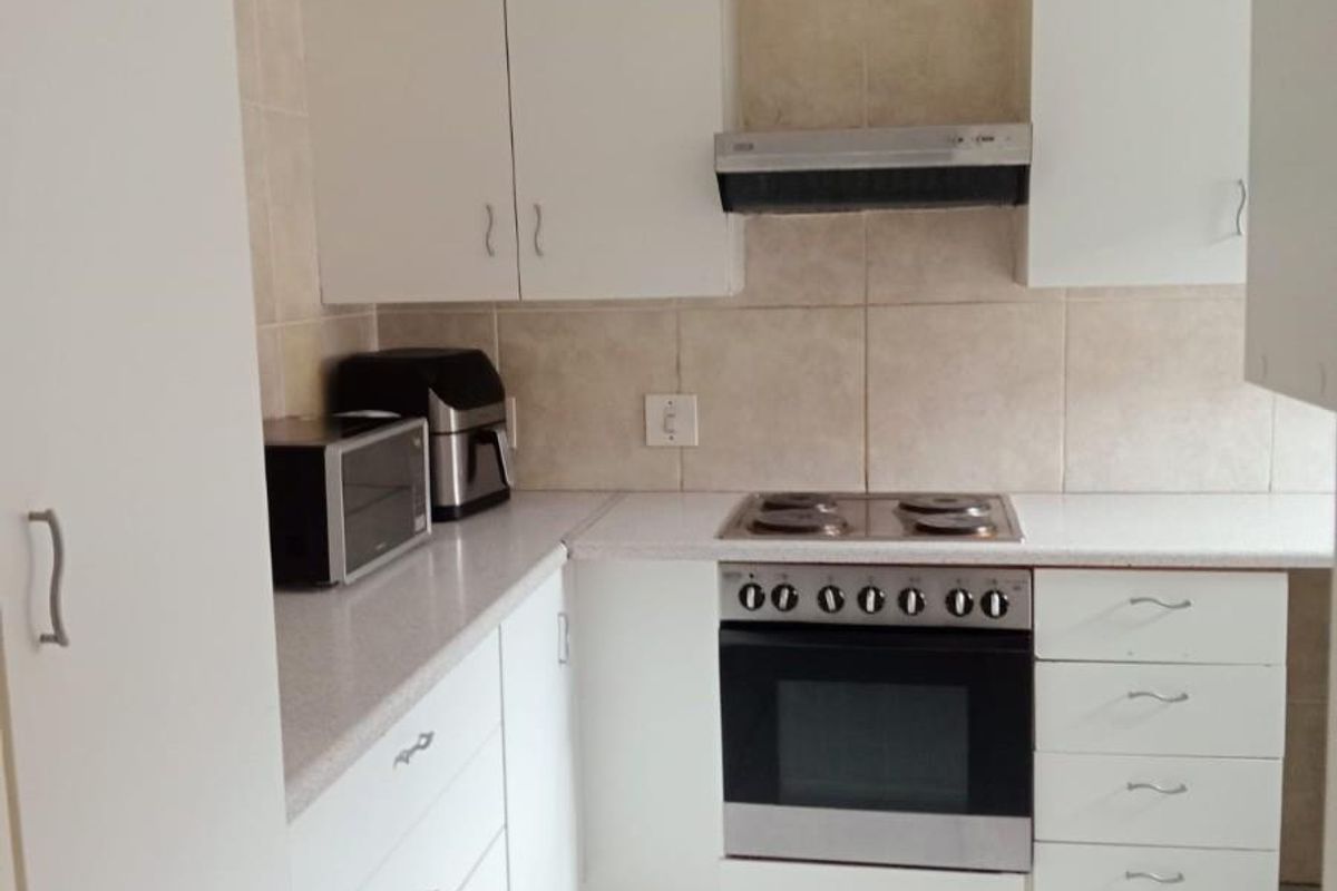 Townhouse For Sale in Blackheath, Randburg - Photo 5