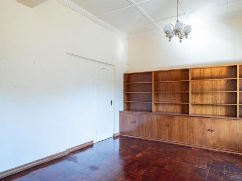 A Rare Find in Muckleneuk: Ideal for Families or Investors - Photo 8