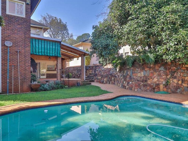 A Rare Find in Muckleneuk: Ideal for Families or Investors - Photo 2