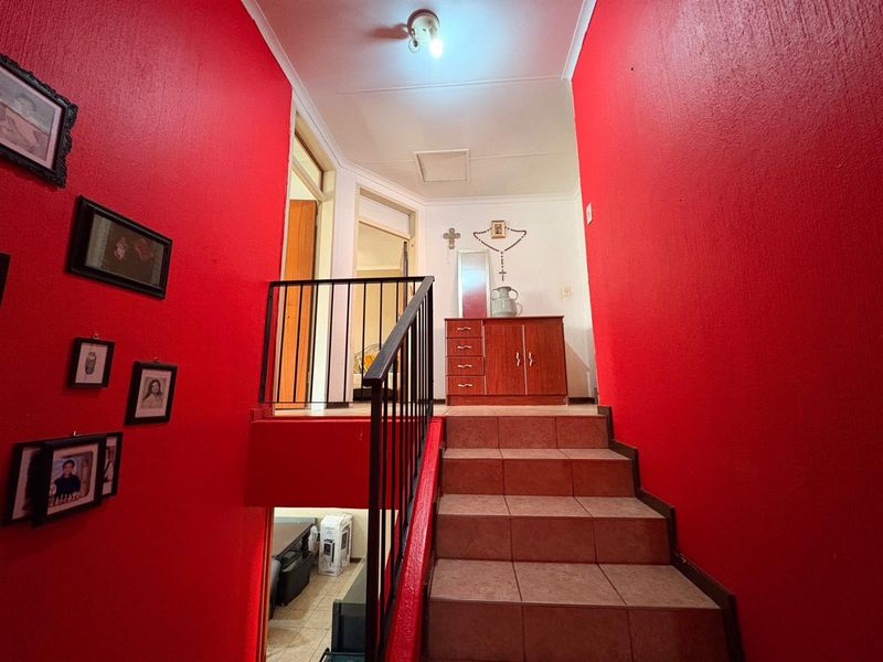 Townhouse For Sale in Horizon View, Roodepoort - Photo 7