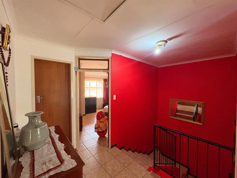 Townhouse For Sale in Horizon View, Roodepoort - Photo 8