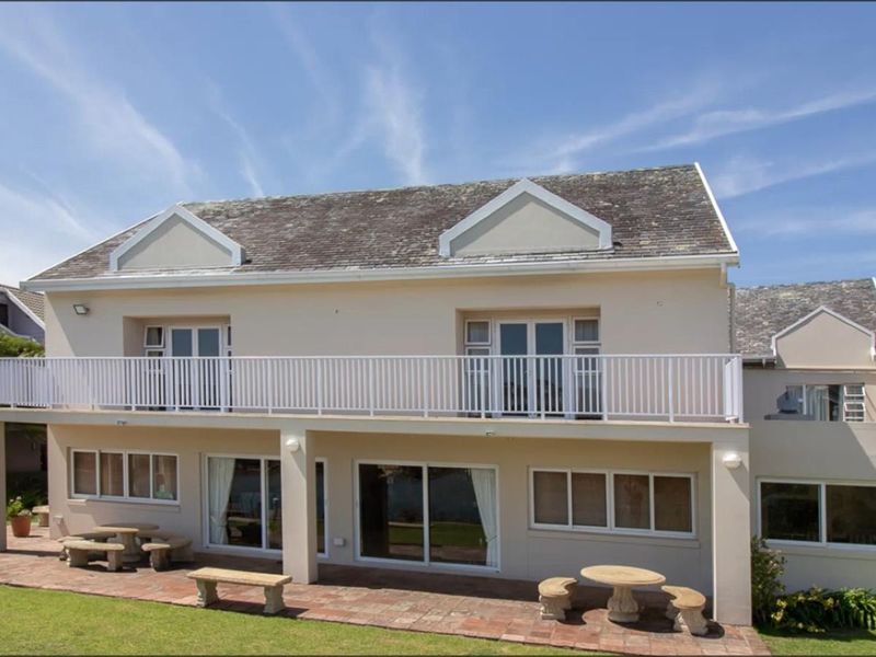 Prestigious Home, Private Jetty, Apartment and Solar Power - Photo 2