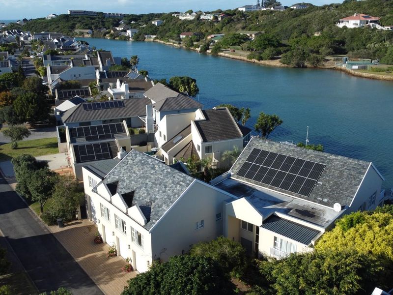 Prestigious Home, Private Jetty, Apartment and Solar Power - Photo 6