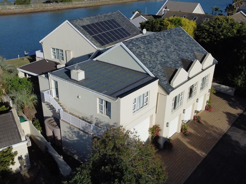 Prestigious Home, Private Jetty, Apartment and Solar Power - Photo 5