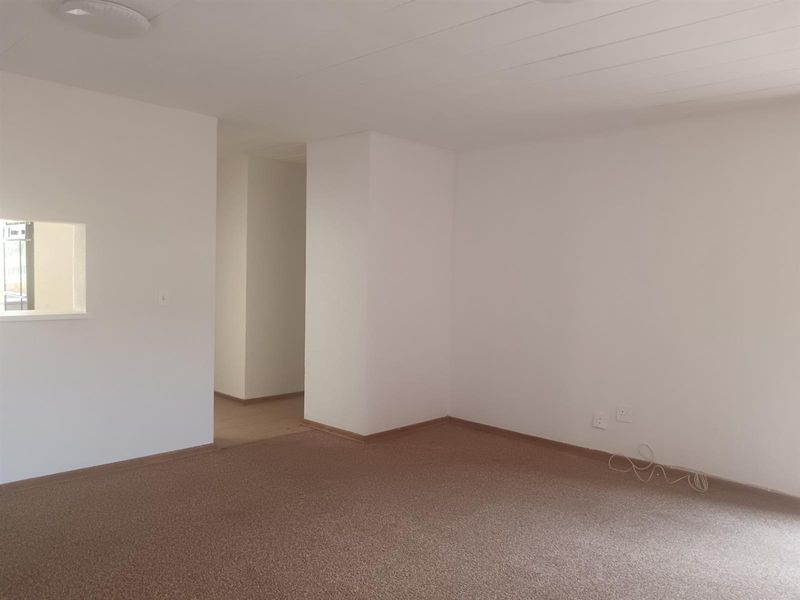 2 Bedroom Apartment For Sale in Greenhills, Randfontein - Photo 6