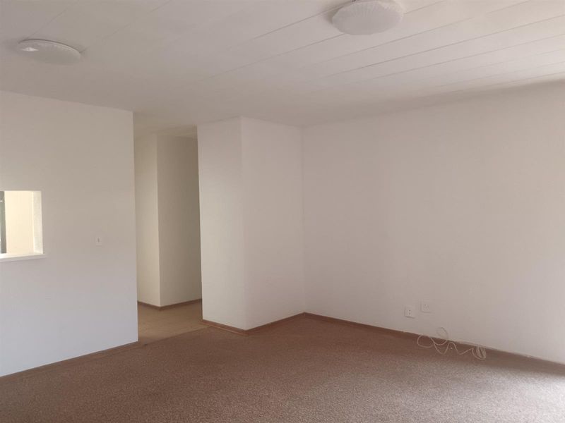 2 Bedroom Apartment For Sale in Greenhills, Randfontein - Photo 5