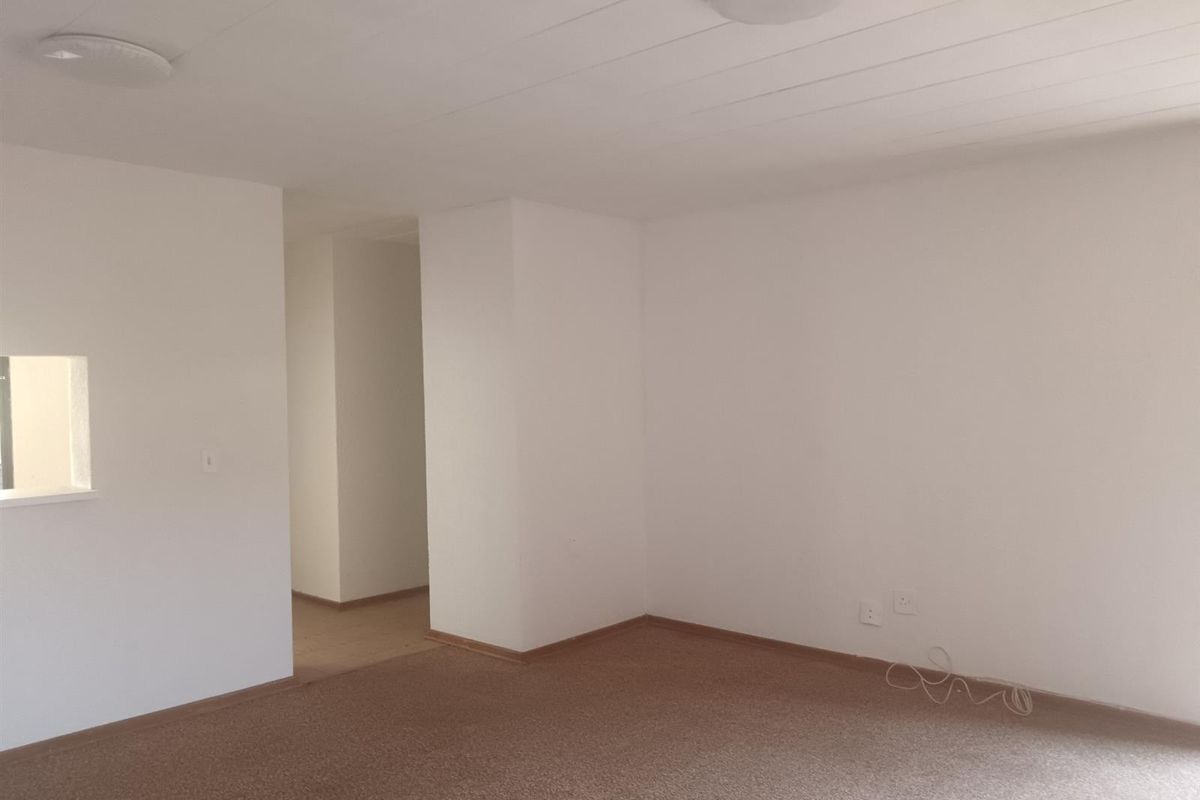 2 Bedroom Apartment For Sale in Greenhills, Randfontein - Photo 5