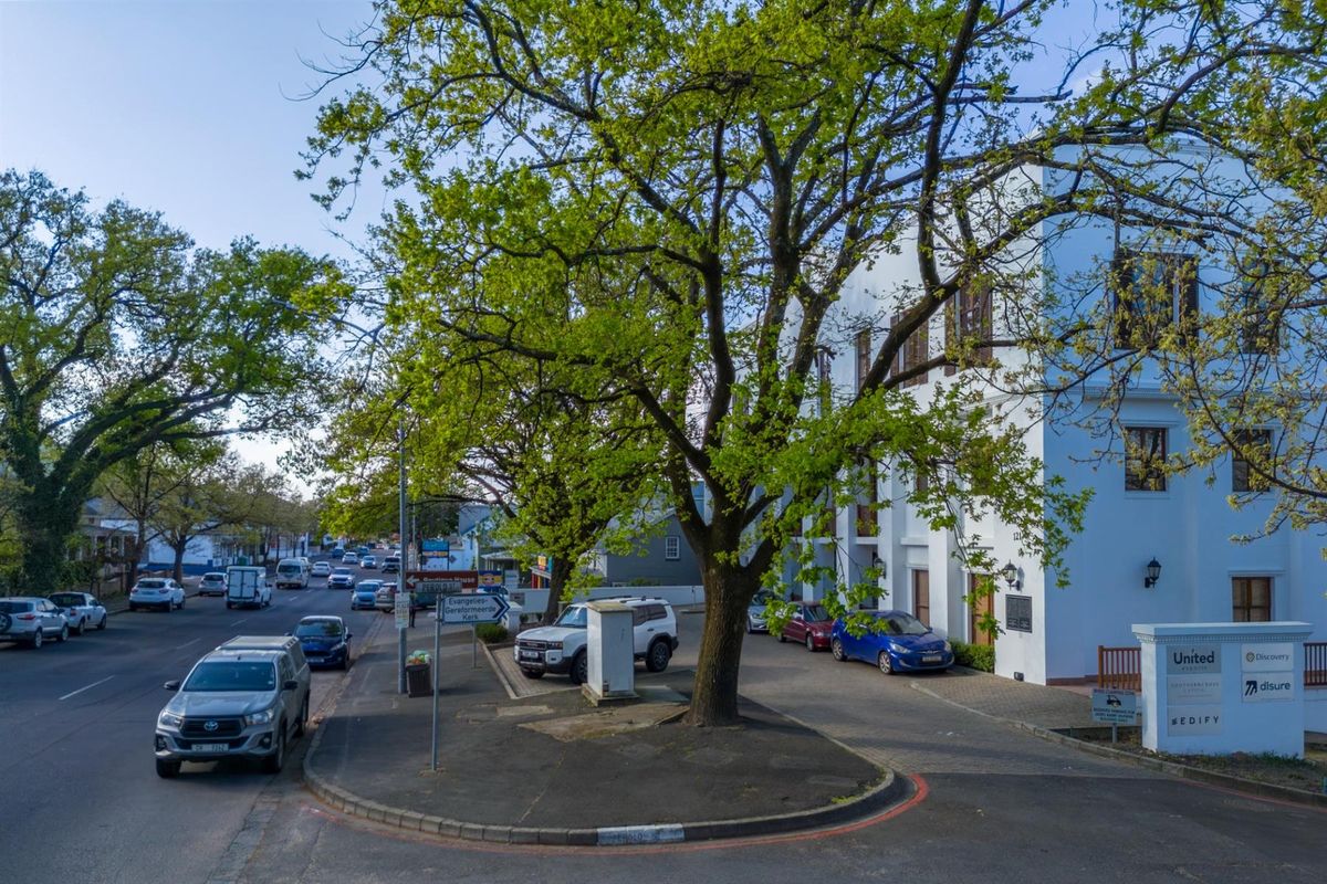 Prime Second-Floor Office Space to Let in the James Barry Munnik Building, Paarl - Photo 3