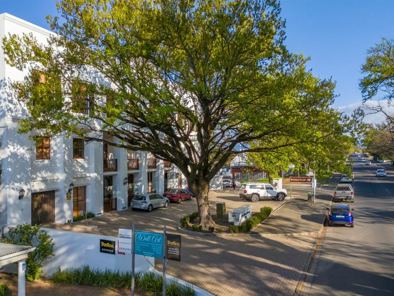 Prime Second-Floor Office Space to Let in the James Barry Munnik Building, Paarl - Photo 2