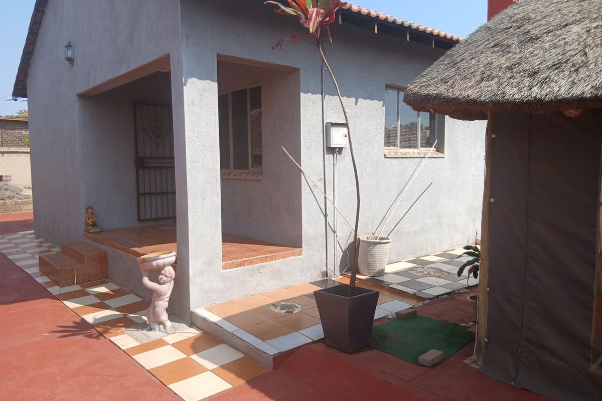 House For Sale in Lebowakgomo Zone A, Lebowakgomo, Polokwane - Photo 5