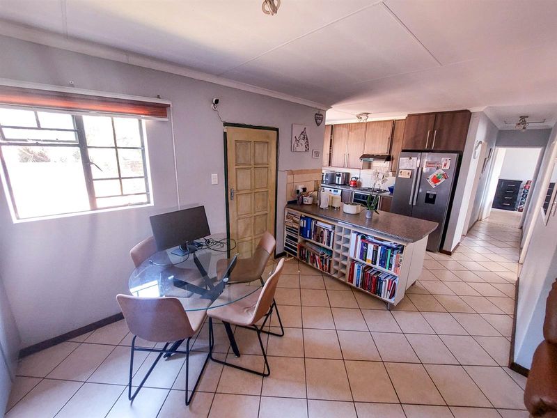 Spacious 3-Bedroom Family Home for Sale in Stone Terrace Estate, Centurion - Photo 5