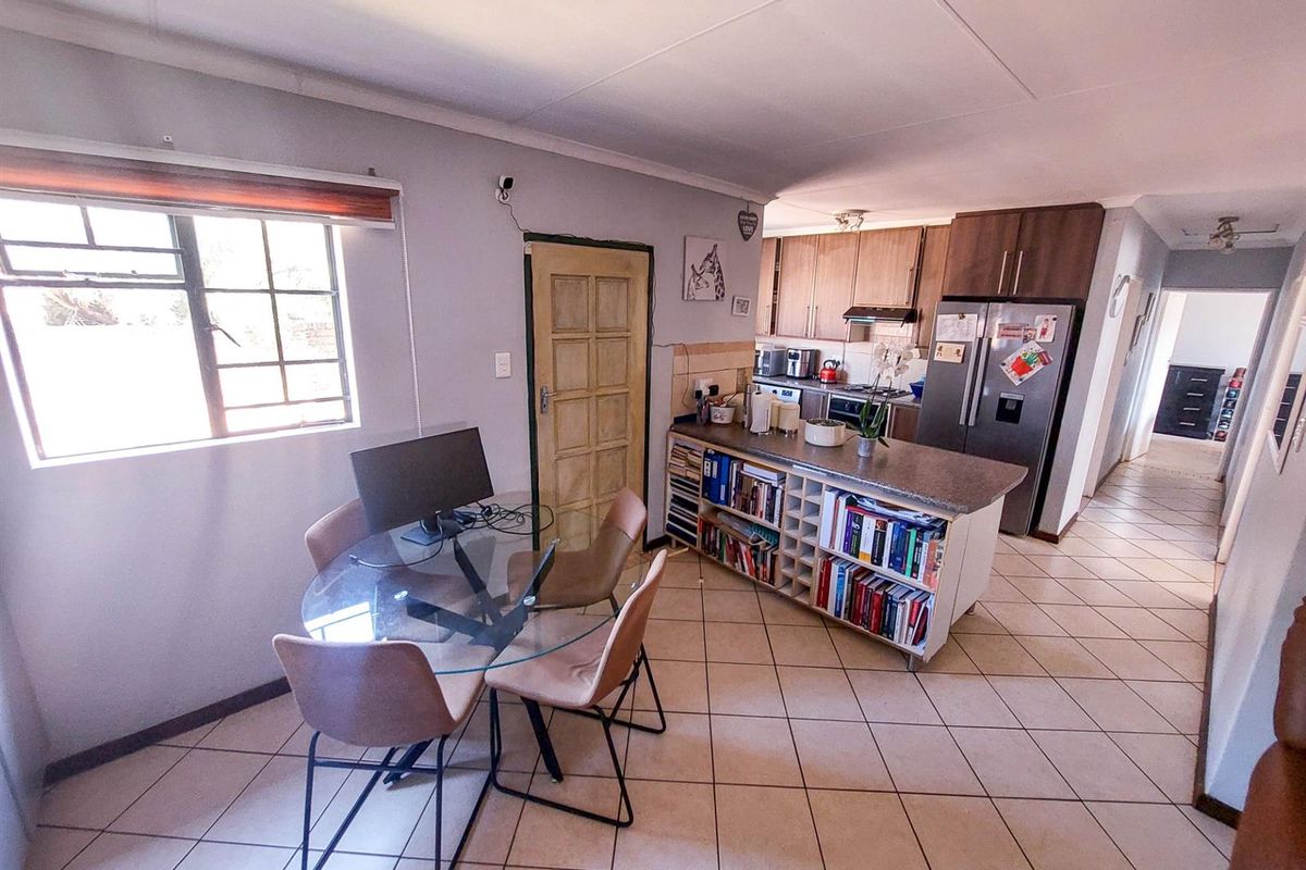 Spacious 3-Bedroom Family Home for Sale in Stone Terrace Estate, Centurion - Photo 5