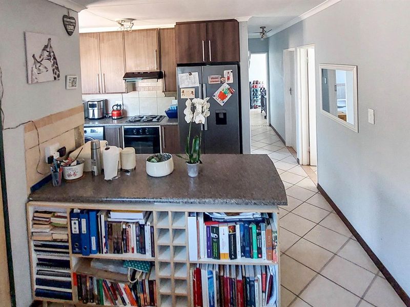 Spacious 3-Bedroom Family Home for Sale in Stone Terrace Estate, Centurion - Photo 9