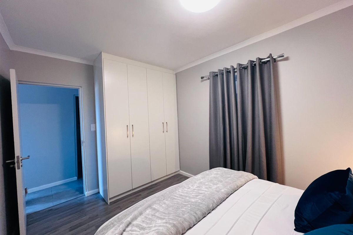 2 Bedroom fully furnished apartment To Rent in Table View - Photo 3