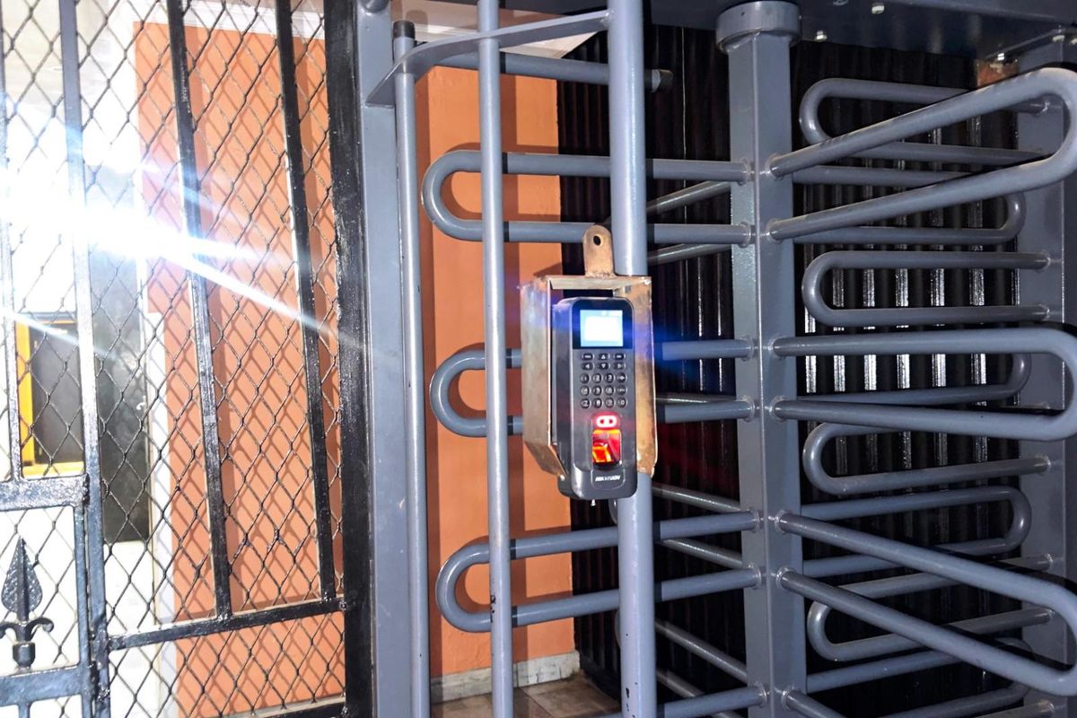 2 Bedroom Apartment For Sale in Doornfontein Johannesburg - Photo 4