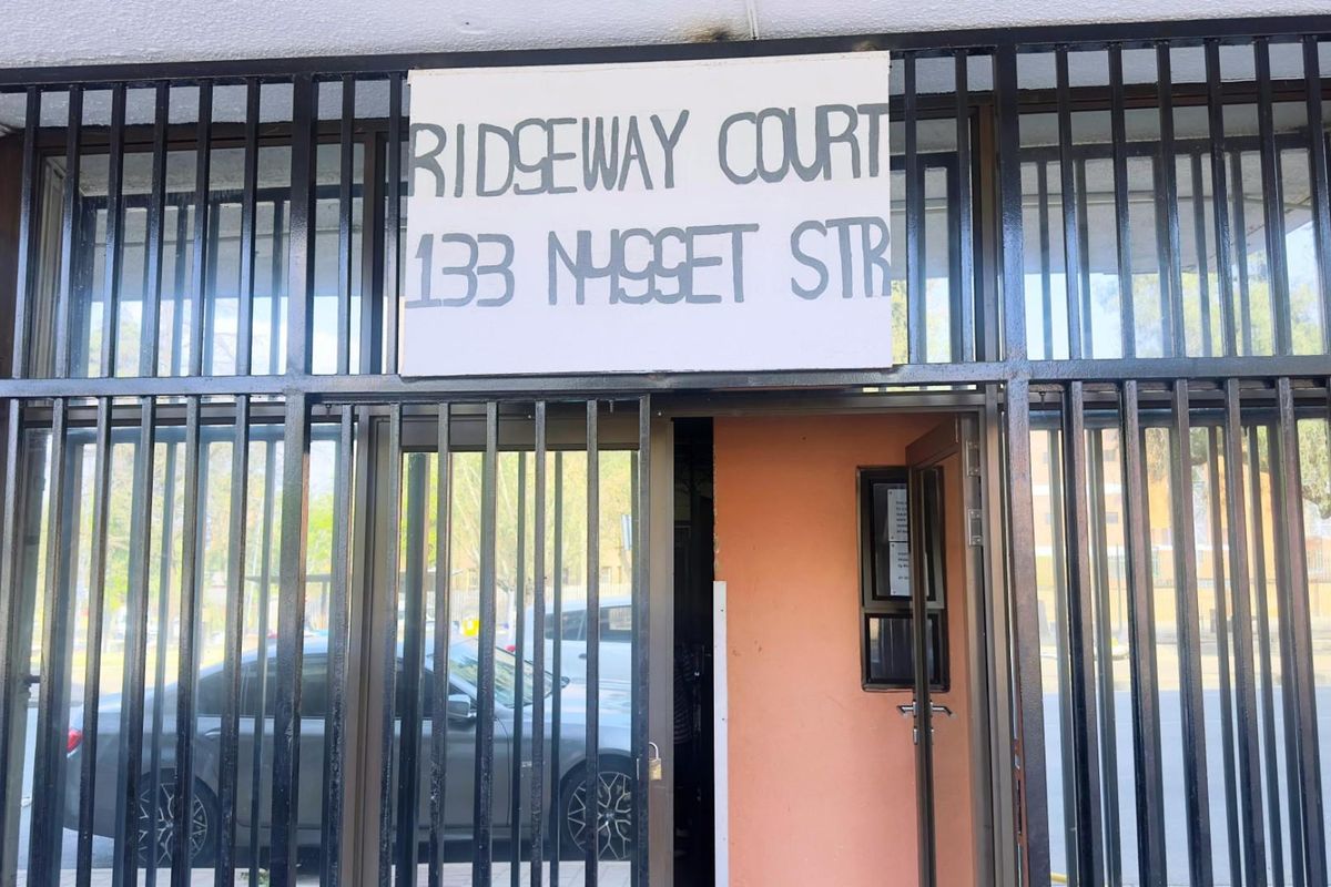 2 Bedroom Apartment For Sale in Doornfontein Johannesburg - Photo 3