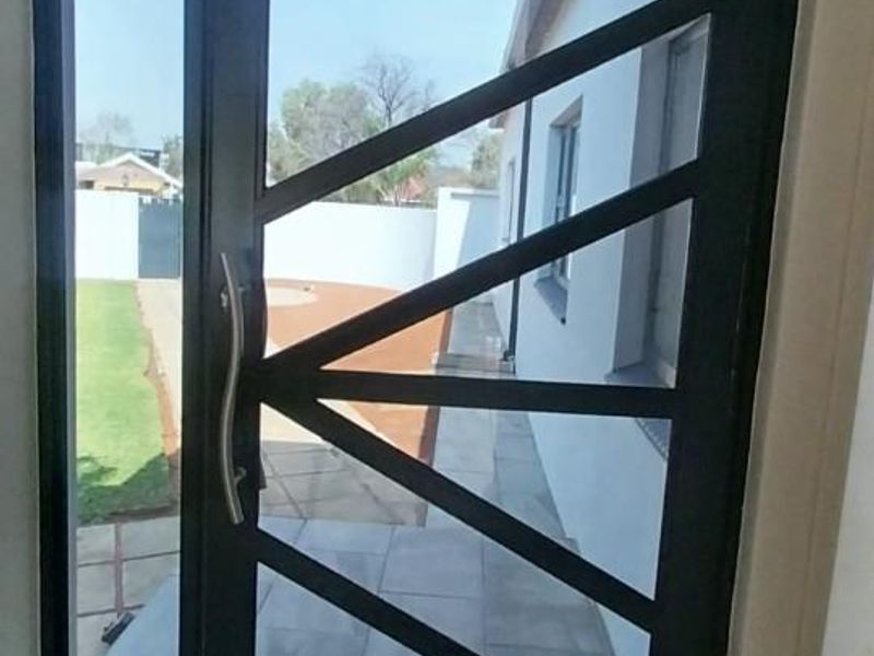 Spacious 4-Bedroom Family Home for Sale - Photo 10