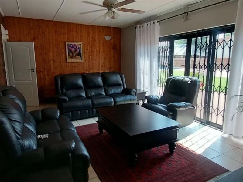 Spacious 4-Bedroom Family Home for Sale - Photo 4