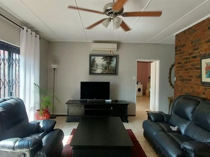 Spacious 4-Bedroom Family Home for Sale - Photo 3