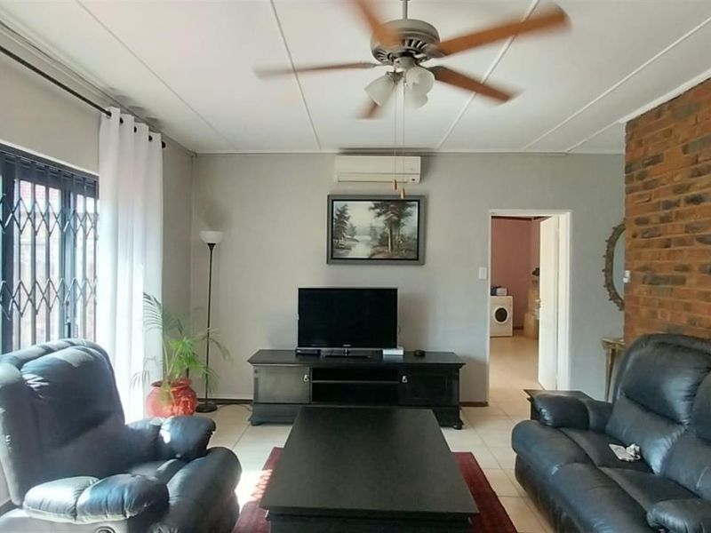 Spacious 4-Bedroom Family Home for Sale - Photo 5