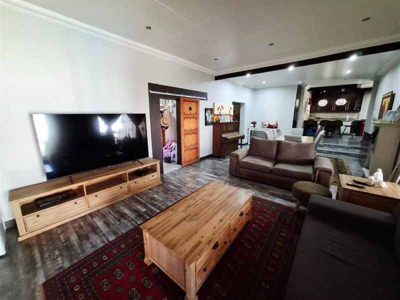 Family home with two flatlets as an extra income - Photo 10