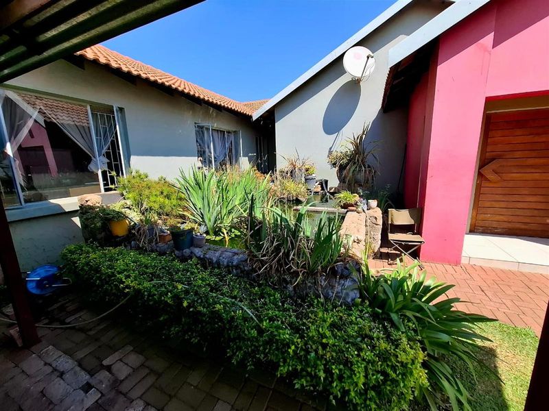 Family home with two flatlets as an extra income - Photo 4