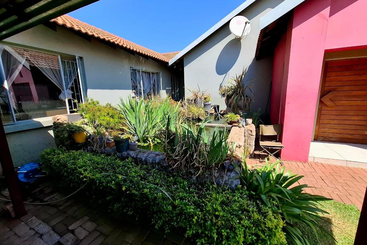 Family home with two flatlets as an extra income - Photo 4