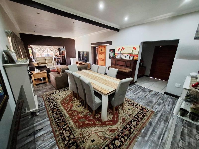 Family home with two flatlets as an extra income - Photo 7