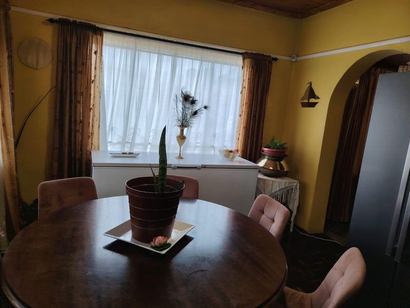 A Superb Corner Home in Raisethorpe, Pietermaritzburg! - Photo 8