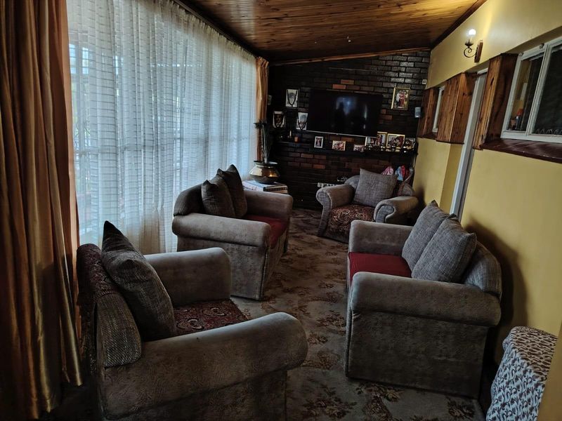 A Superb Corner Home in Raisethorpe, Pietermaritzburg! - Photo 7