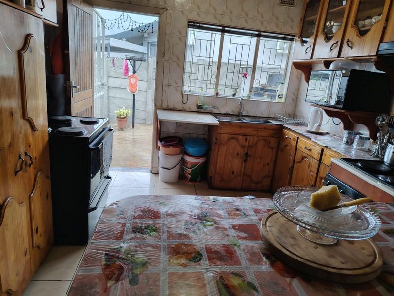 A Superb Corner Home in Raisethorpe, Pietermaritzburg! - Photo 10