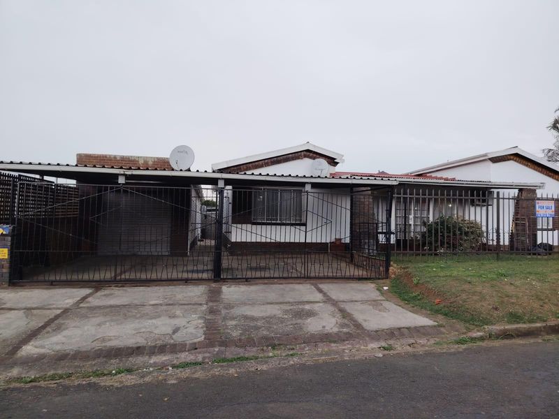 A Superb Corner Home in Raisethorpe, Pietermaritzburg! - Photo 3