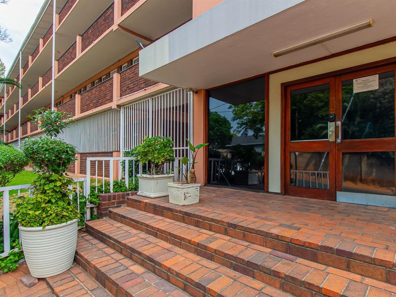 1.5 Bedroom Apartment for sale in Kew, Johannesburg - Photo 7
