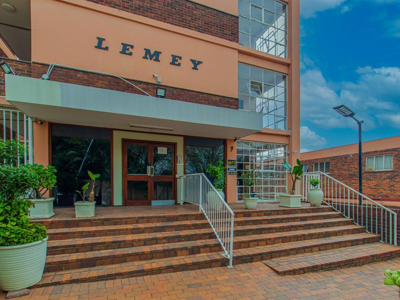1.5 Bedroom Apartment for sale in Kew, Johannesburg - Photo 6