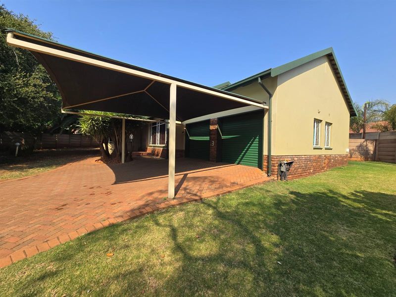 Exclusive Mandate - Three bedroom home with private study. - Photo 5