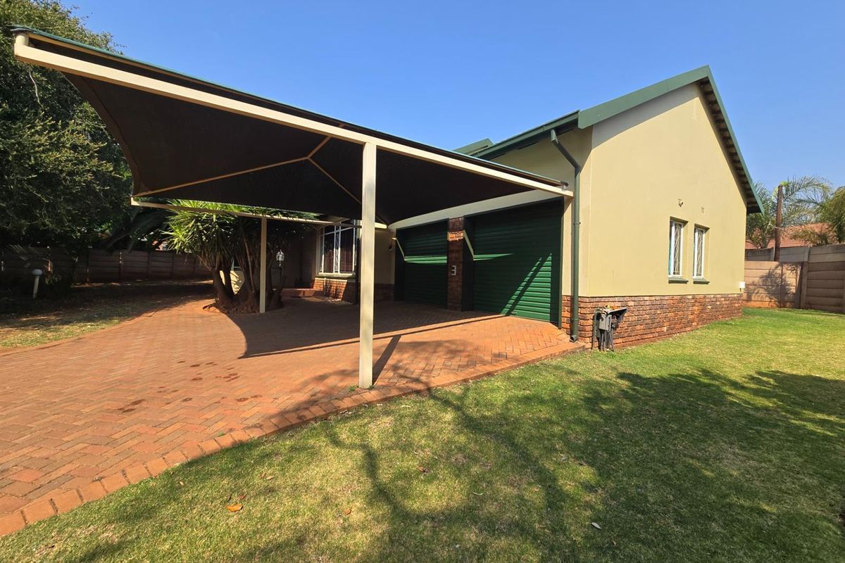 Exclusive Mandate - Three bedroom home with private study. - Photo 5