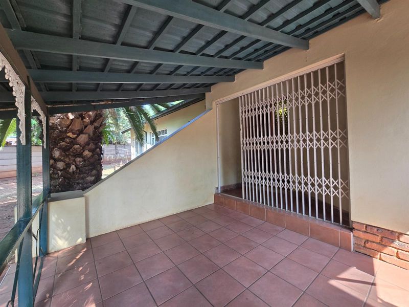 Exclusive Mandate - Three bedroom home with private study. - Photo 7