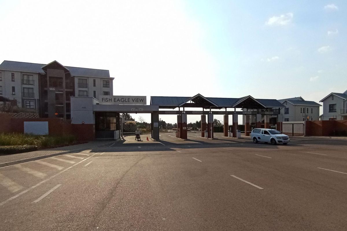 Apartment For Sale in Lakeside, Modderfontein, Edenvale - Photo 4