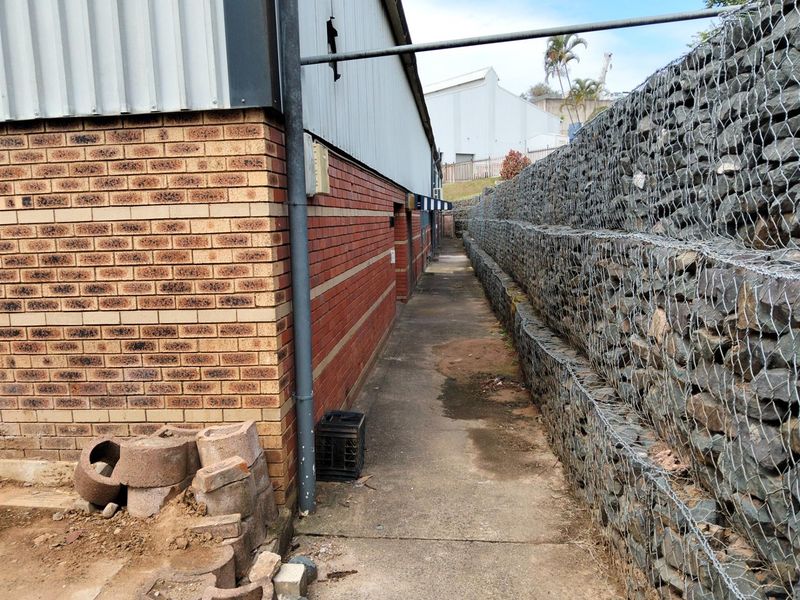 Warehouse available to let in Westmead, Pinetown, KwaZulu Natal - Photo 9