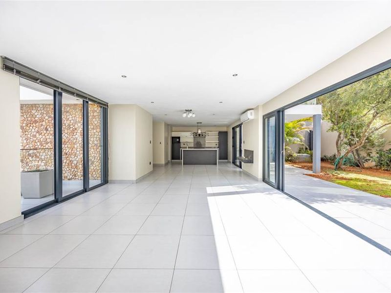 House For Sale in Waterkloof Ridge, Pretoria - Photo 4